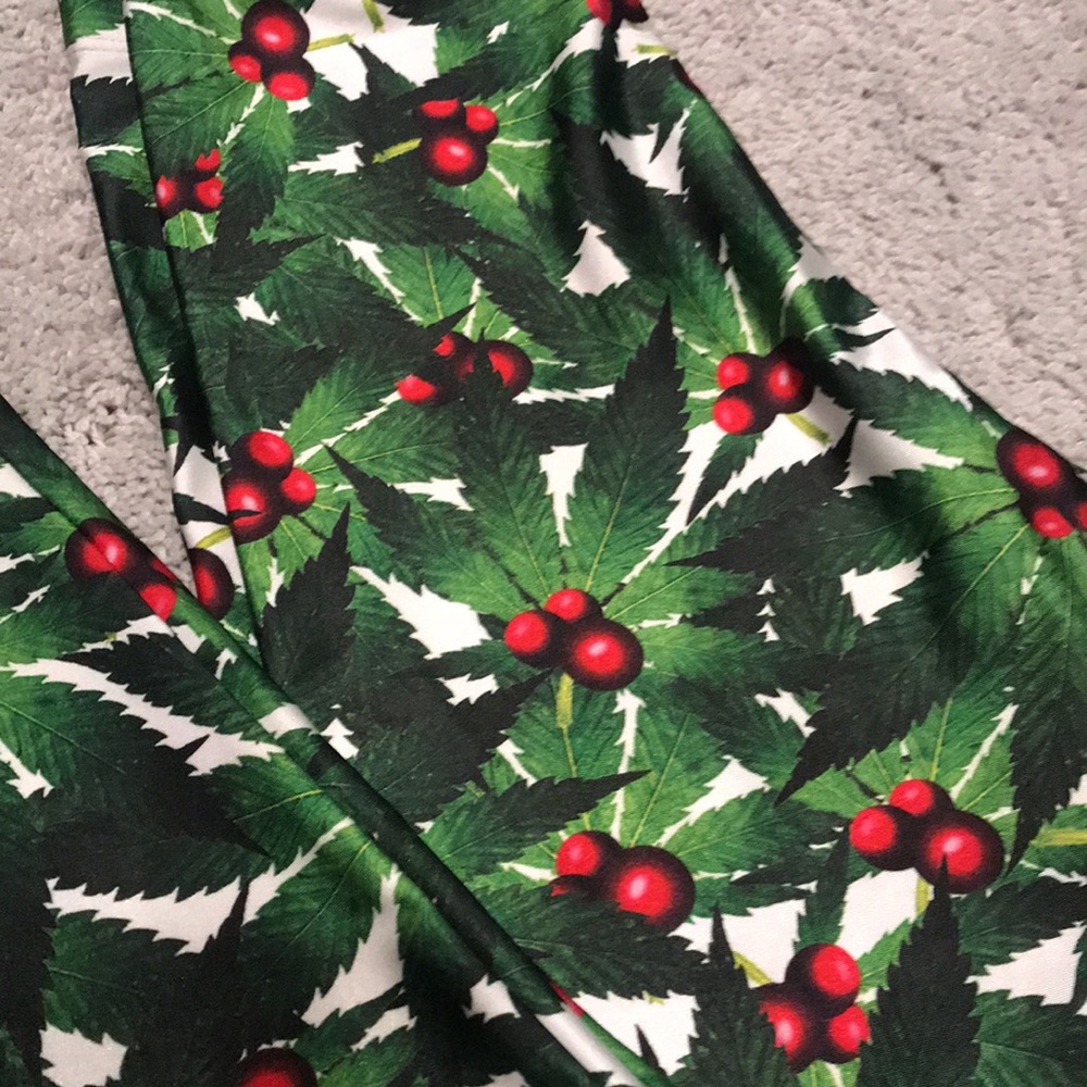 Poprageous Hollydazed And Confused Leggings View 3
